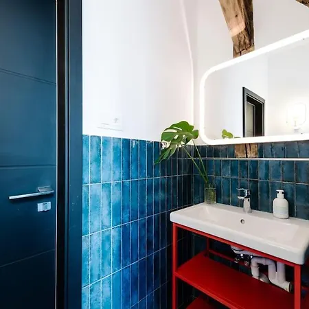 Stadium Side Rooftop Maisonette Апартаменты